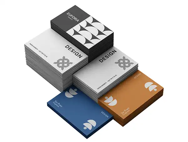 Cartes de visite imprimées sur mesure pour une communication professionnelle.